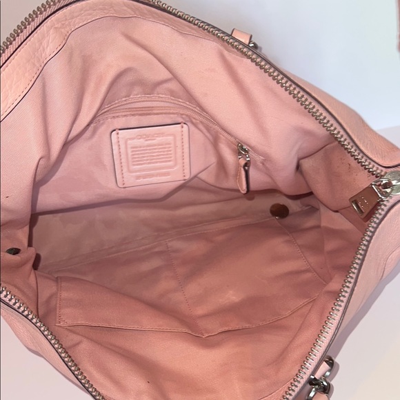 COACH EDIE SATCHEL  PINK BLUSH PEBBLED LEATHER - Picture 4 of 11